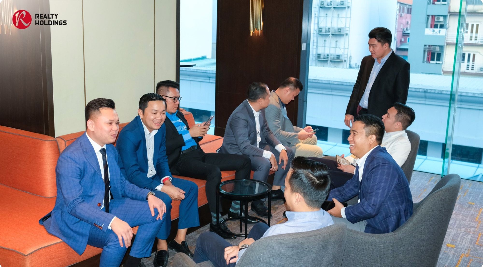 Đào tạo và phát triển đội ngũ Realty Holdings