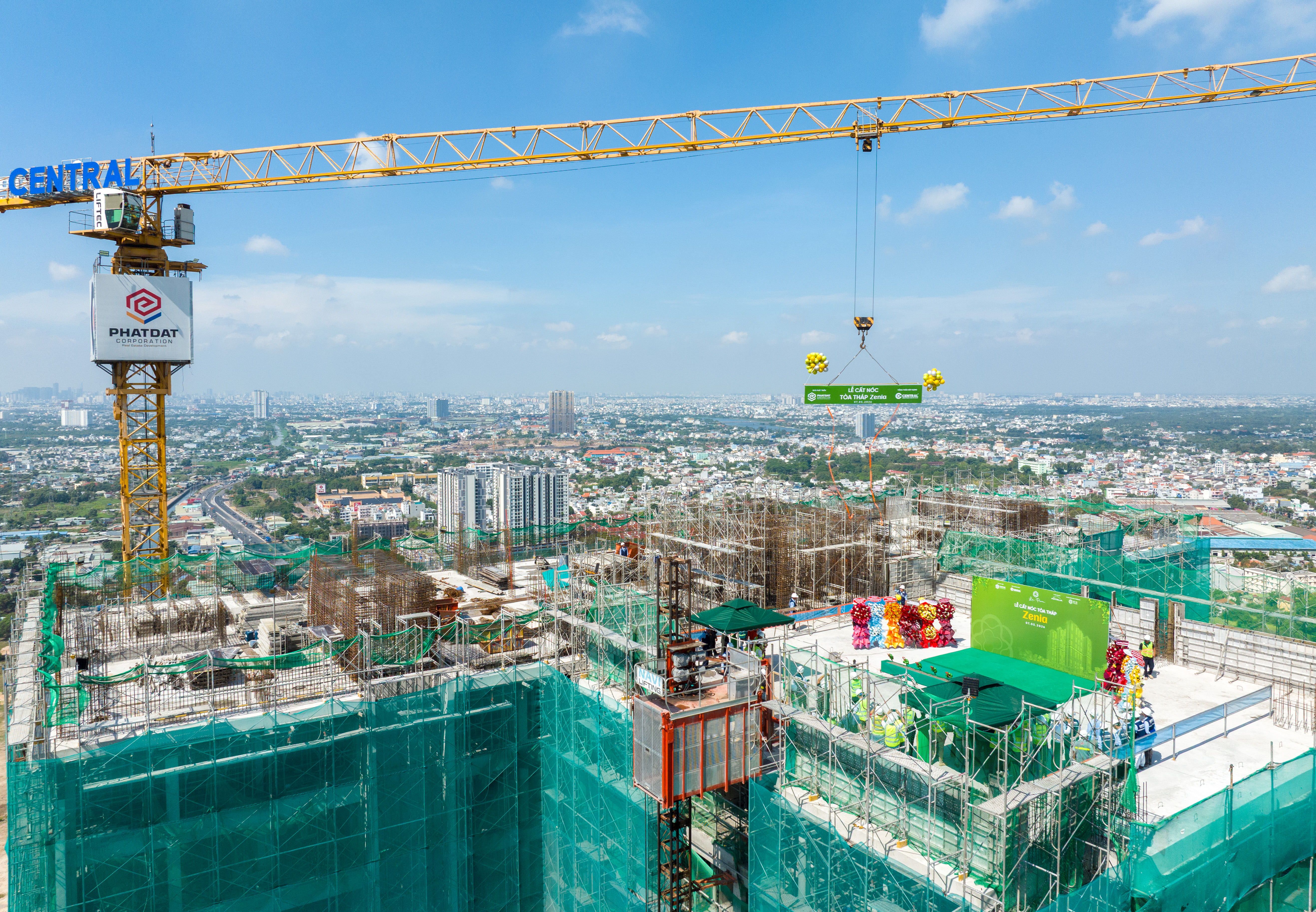 Phát Đạt khẳng định vị thế và uy tín qua dấu mốc cất nóc tháp Zenia – Dự án La Pura