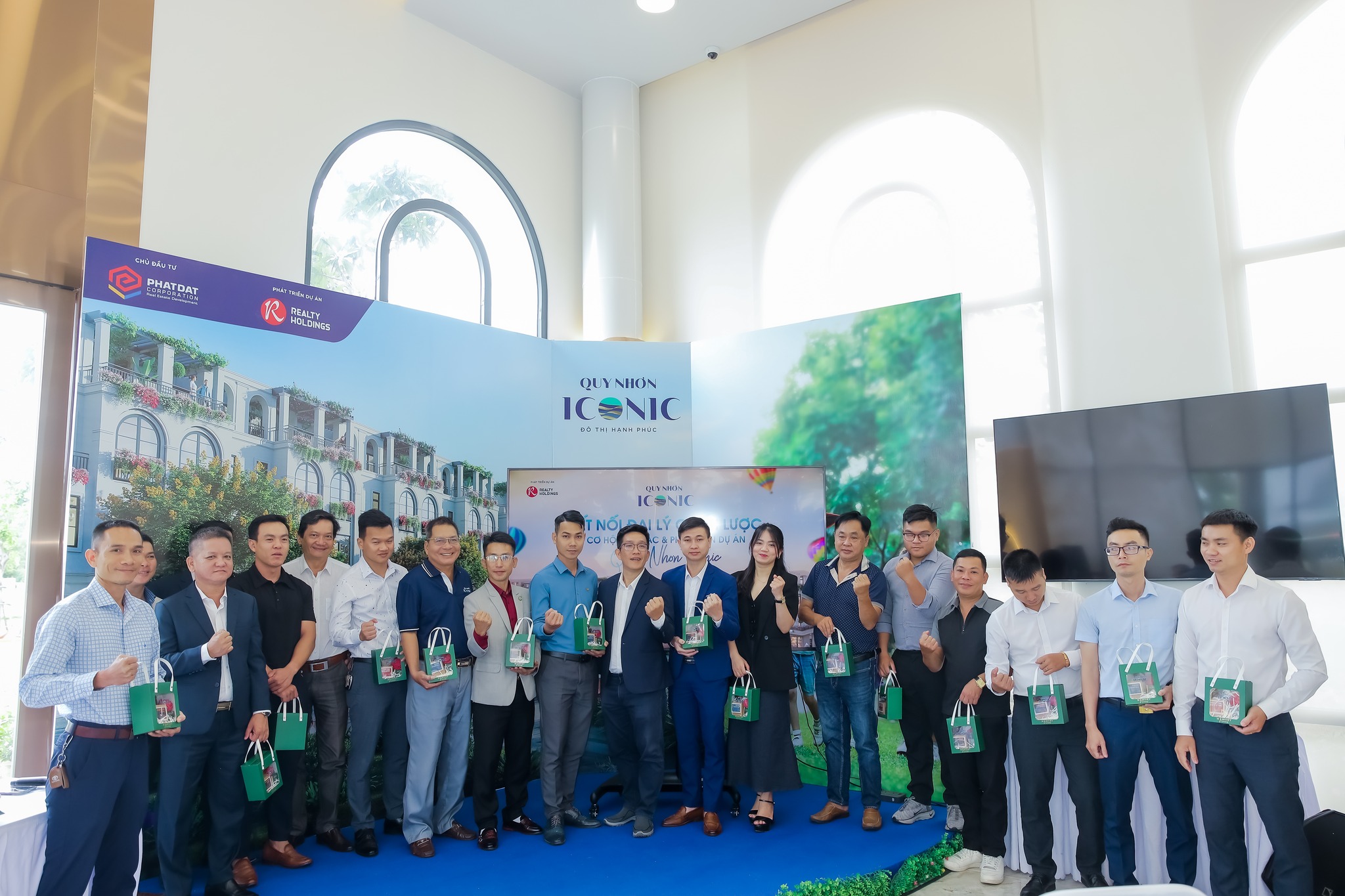 REALTY HOLDINGS TỔ CHỨC THÀNH CÔNG SỰ KIỆN “KẾT NỐI ĐẠI LÝ CHIẾN LƯỢC DỰ ÁN QUY NHƠN ICONIC”