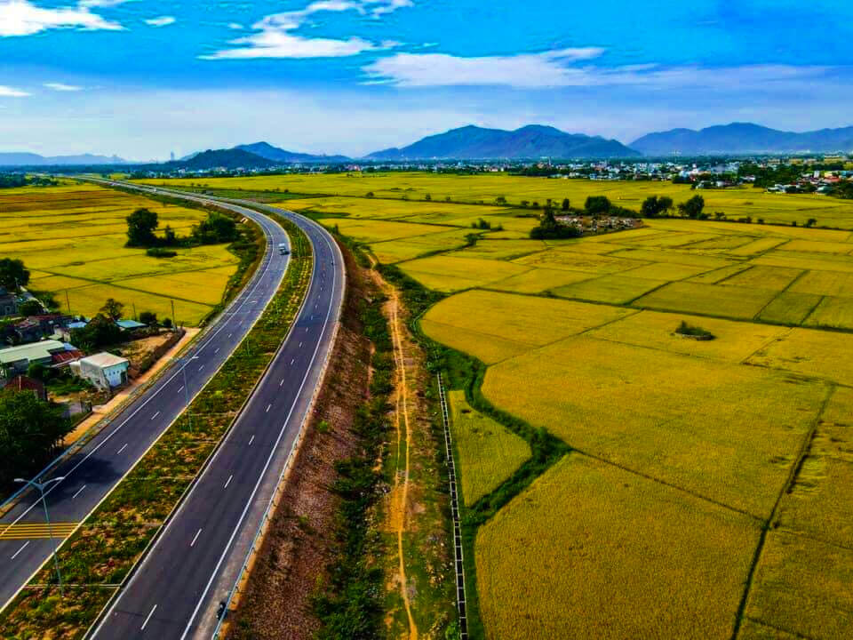 SÂN BAY PHÙ CÁT NÂNG CẤP QUỐC TẾ: “CÁNH CỬA BẦU TRỜI” MỞ RA, KHU VỰC NÀO HƯỞNG LỢI?